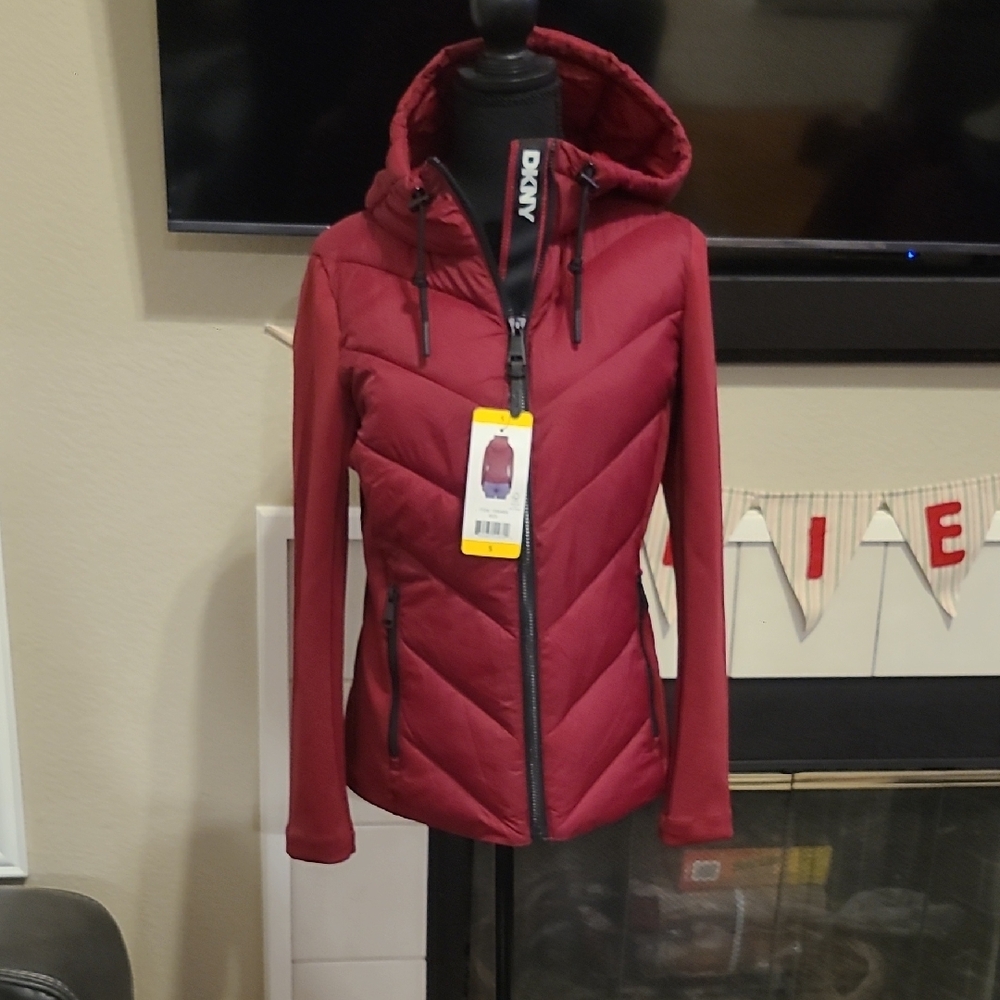DKNY Women's Vibrant Red Hooded Puffer Jacket - Picture 5 of 6